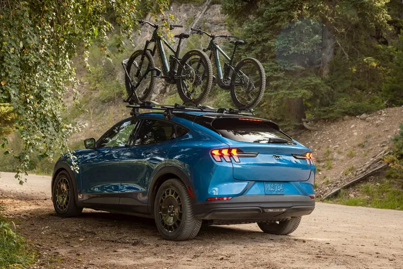Mustang Mach‑E Trail з пакетом для легкого бездоріжжя