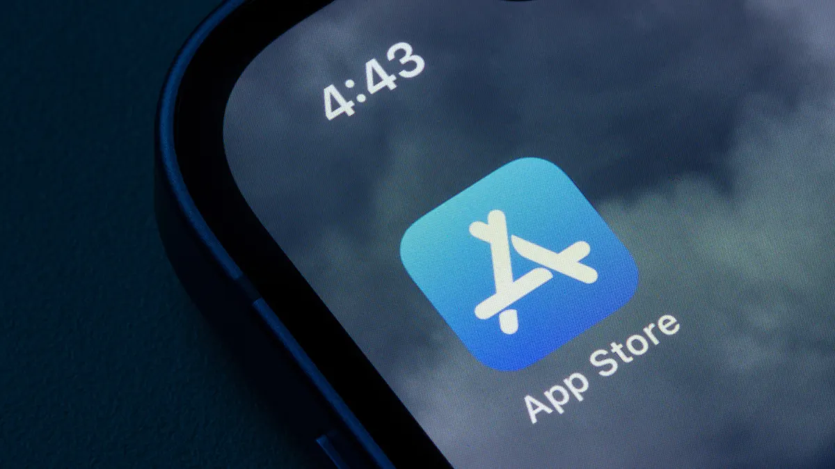 Apple посилює правила App Store проти AI‑«роздягання» та прихованих функцій