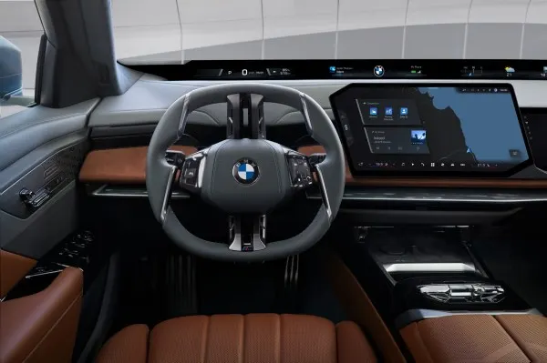 Інтер’єр BMW i7 як орієнтир для мультимедіа
