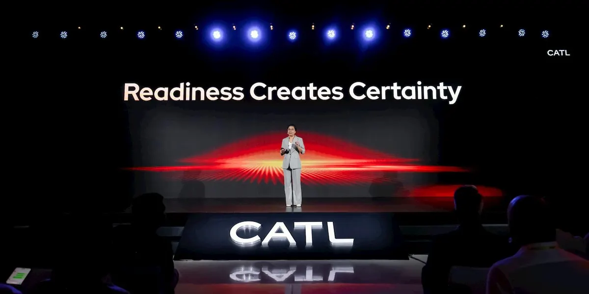 CATL переходить до 20-А·год твердотільних елементів і готує пілот у 2027-му
