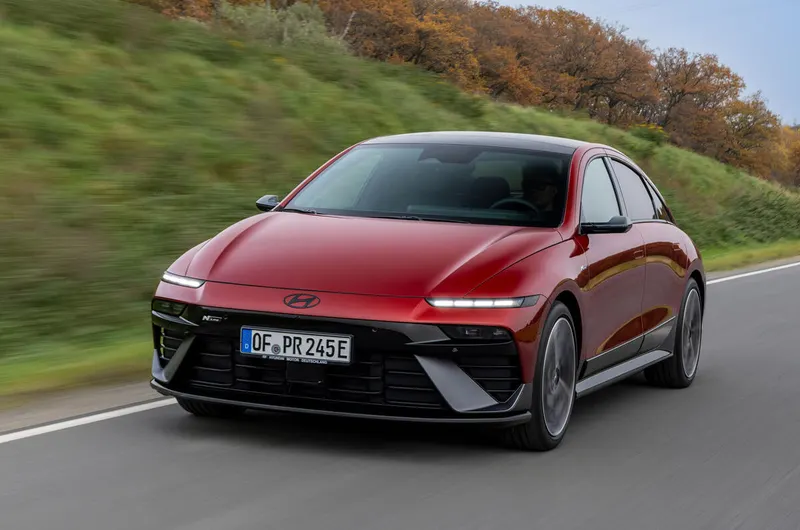 Оновлений Hyundai Ioniq 6 у русі