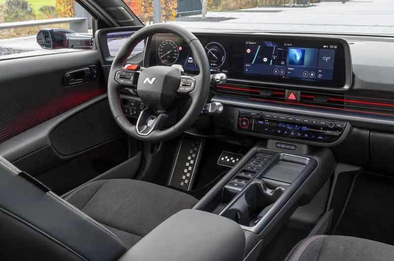 Салон оновленого Ioniq 6