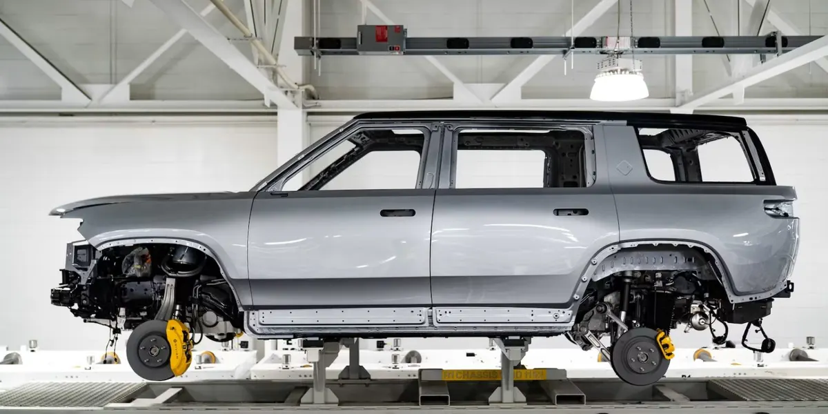 Redwood і Rivian розширюють співпрацю з переробки батарей на заводі в Іллінойсі