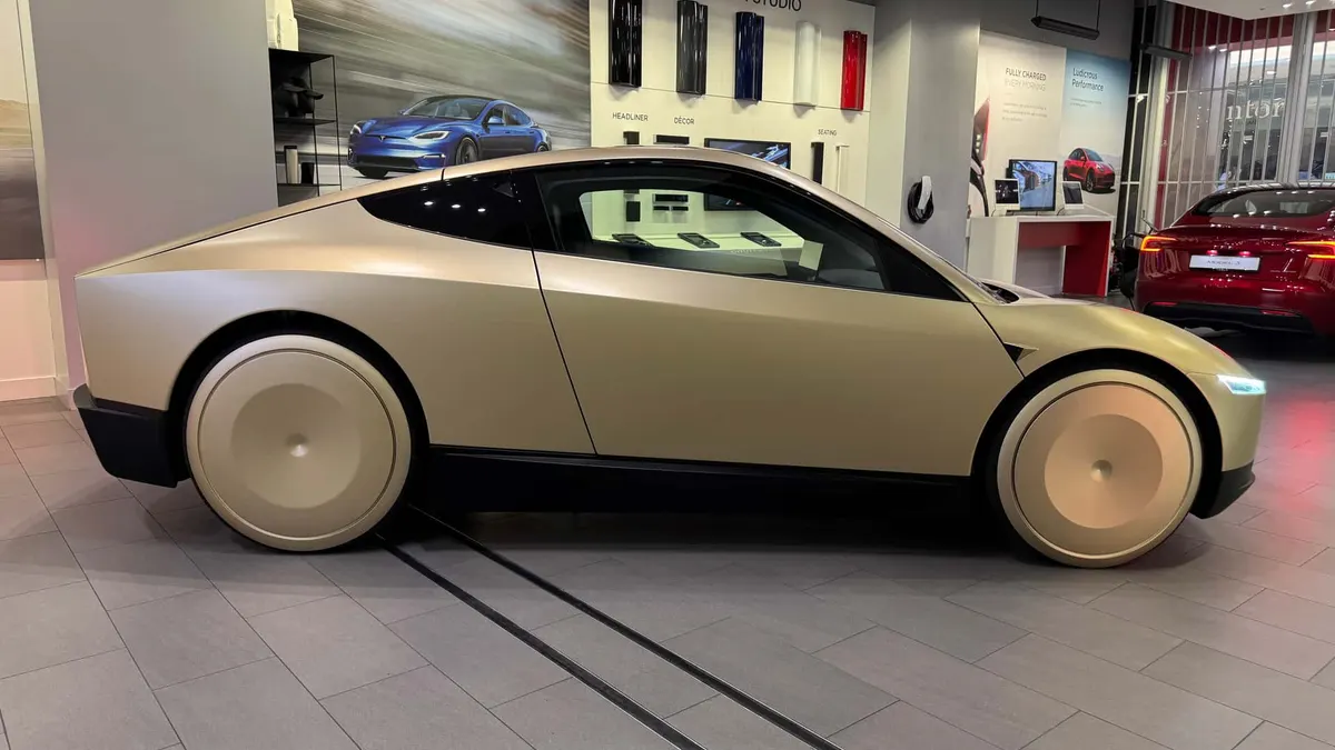 Tesla Cybercab переходить на модульний акумулятор 4680 заради сервісу