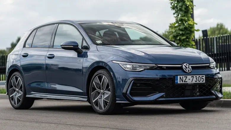 Поточний VW Golf