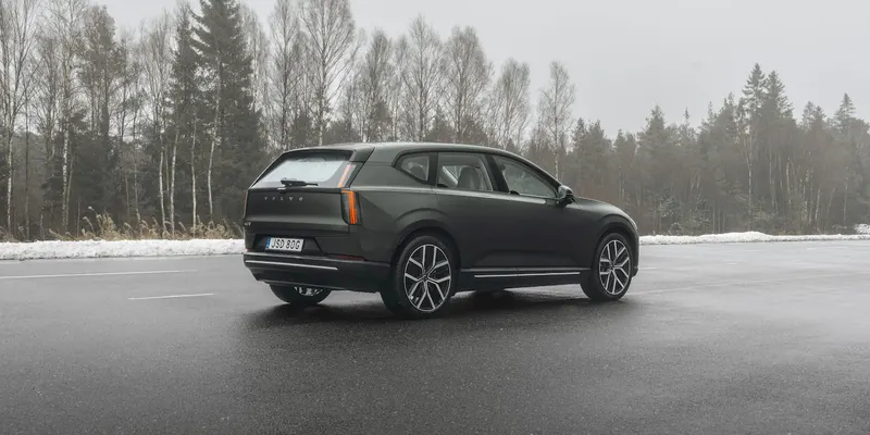 Volvo EX60 модельного 2027 року
