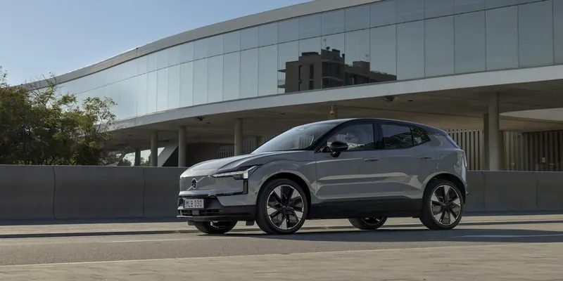Volvo EX30 — нинішній компактний електрокросовер бренду