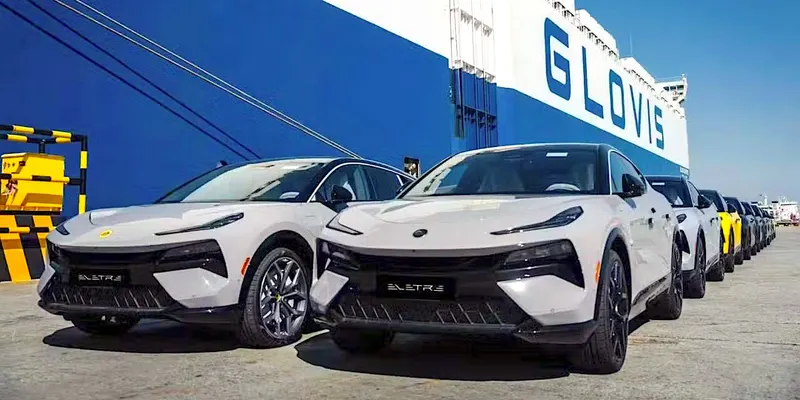 Партія Lotus прибуває до Канади