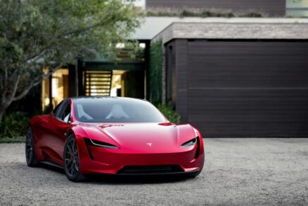 Tesla покаже новий Roadster 15 жовтня: пряма трансляція і багато питань