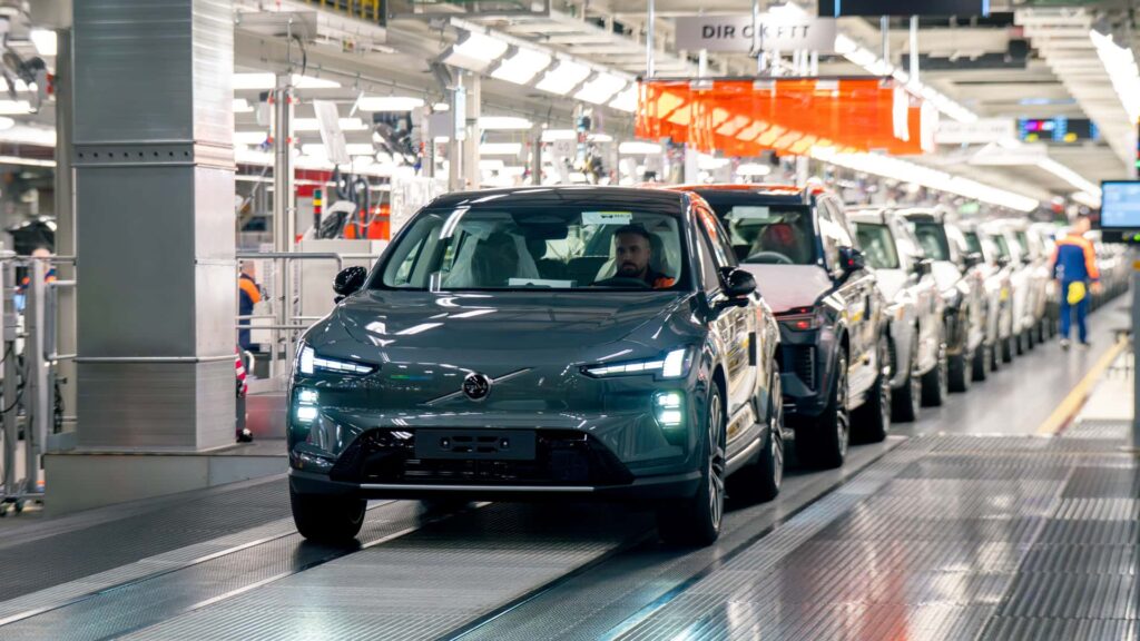 Volvo EX60 затримується: виробничі труднощі й дефіцит у США до 2027 року